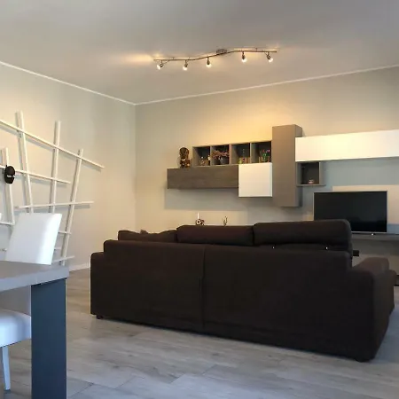 Apartment Comfortable & Family Friendly In Milan